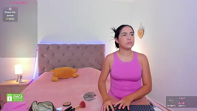 Snapshot of Scarlett_00_ chatting on January 10, 2025, 8:15 pm Scarlett 00 online show from January 10, 2025, 8:15 pm