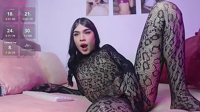 cuttebabe  online show from November 18, 2025, 11:15 pm