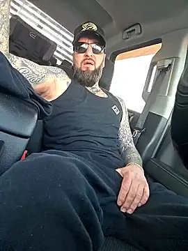 Beardedtattood online show from December 18, 2025, 2:21 pm