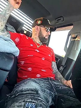 Snapshot of Beardedtattood chatting on October 6, 2025, 12:17 pm Beardedtattood online show from October 6, 2025, 12:17 pm