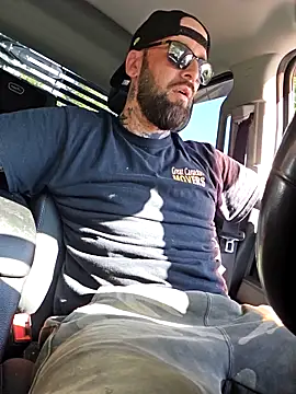 Snapshot of Beardedtattood chatting on September 17, 2025, 2:02 am Beardedtattood online show from September 17, 2025, 2:02 am