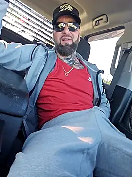 Snapshot of Beardedtattood chatting on September 30, 2025, 1:50 pm Beardedtattood online show from September 30, 2025, 1:50 pm