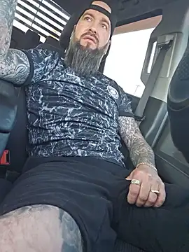 Snapshot of Beardedtattood chatting on June 3, 2026, 10:16 am Beardedtattood online show from June 3, 2026, 10:16 am