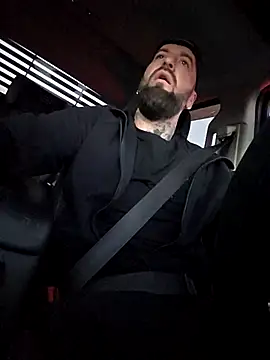 Snapshot of Beardedtattood chatting on October 21, 2025, 11:42 am Beardedtattood online show from October 21, 2025, 11:42 am