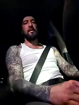 Snapshot of Beardedtattood chatting on March 21, 2025, 2:40 pm Beardedtattood online show from March 21, 2025, 2:40 pm