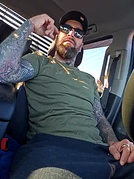 Snapshot of Beardedtattood chatting on September 11, 2025, 12:16 pm Beardedtattood online show from September 11, 2025, 12:16 pm