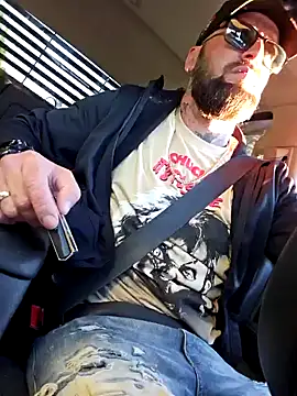 Snapshot of Beardedtattood chatting on September 29, 2025, 11:49 am Beardedtattood online show from September 29, 2025, 11:49 am