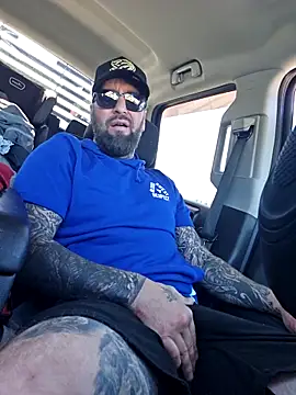 Snapshot of Beardedtattood chatting on October 5, 2025, 3:58 pm Beardedtattood online show from October 5, 2025, 3:58 pm