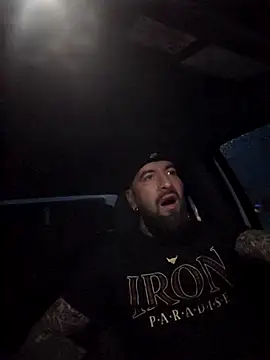 Snapshot of Beardedtattood chatting on November 30, 2025, 12:17 pm Beardedtattood online show from November 30, 2025, 12:17 pm