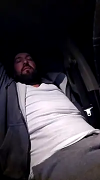 Snapshot of Beardedtattood chatting on March 21, 2025, 8:39 am Beardedtattood online show from March 21, 2025, 8:39 am