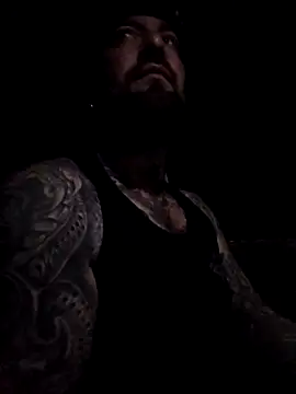 Snapshot of Beardedtattood chatting on November 29, 2025, 8:58 am Beardedtattood online show from November 29, 2025, 8:58 am