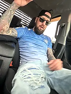 Snapshot of Beardedtattood chatting on November 15, 2025, 2:54 pm Beardedtattood online show from November 15, 2025, 2:54 pm