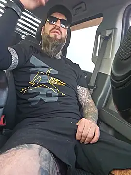 Snapshot of Beardedtattood chatting on June 11, 2026, 10:23 am Beardedtattood online show from June 11, 2026, 10:23 am