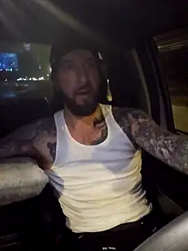 Snapshot of Beardedtattood chatting on March 17, 2025, 8:18 am Beardedtattood online show from March 17, 2025, 8:18 am