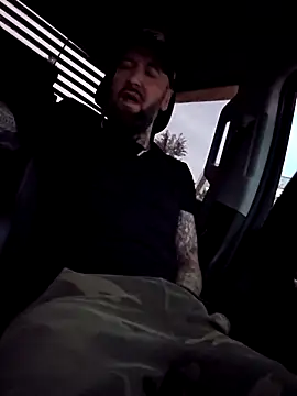 Snapshot of Beardedtattood chatting on September 22, 2025, 11:05 am Beardedtattood online show from September 22, 2025, 11:05 am