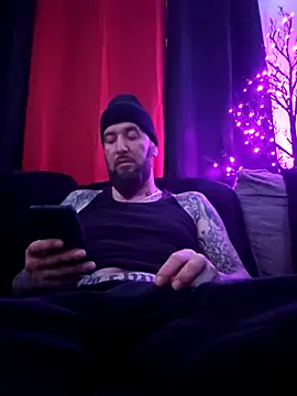 Snapshot of Beardedtattood chatting on March 11, 2025, 12:44 am Beardedtattood online show from March 11, 2025, 12:44 am