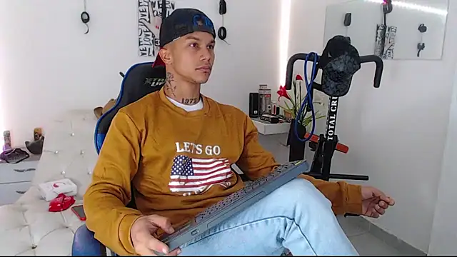 Leonard Price online show from March 11, 2025, 10:51 am