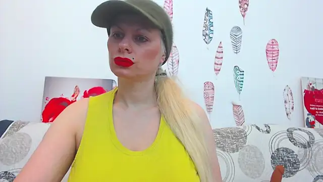 ForeverBarbie  online show from December 15, 2025, 2:17 am