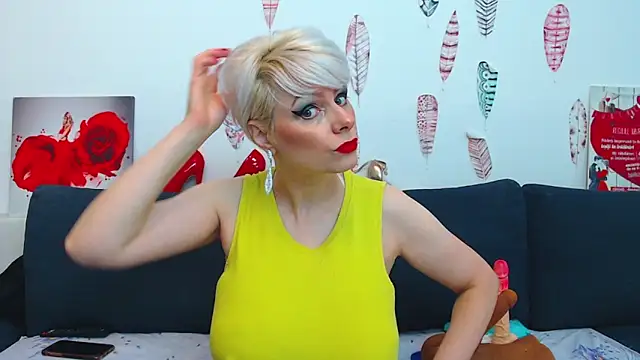 ForeverBarbie  online show from October 5, 2025, 10:44 pm