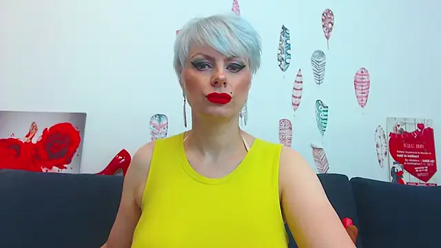 ForeverBarbie  online show from October 13, 2025, 9:49 pm