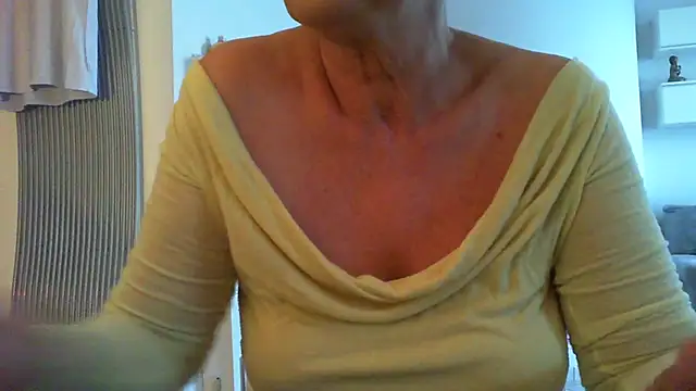   Angel78   online show from October 1, 2025, 12:53 pm