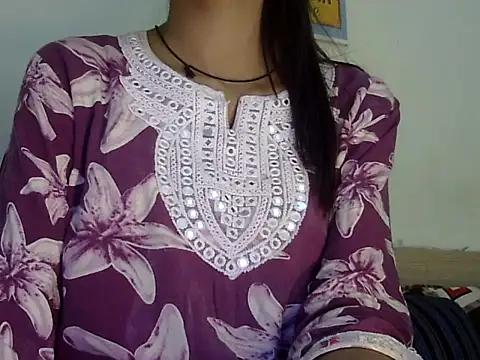 Snapshot of MAAYRA_09 chatting on February 17, 2026, 3:20 pm MAAYRA 09 online show from February 17, 2026, 3:20 pm