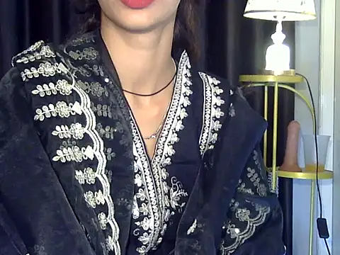 MAAYRA 09 online show from October 12, 2025, 1:23 pm