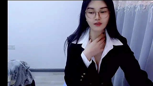 Little-sweet online show from November 6, 2025, 2:15 am