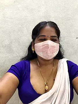 Snapshot of MaaliiiPonuTamil chatting on March 12, 2026, 1:11 am MaaliiiPonuTamil online show from March 12, 2026, 1:11 am