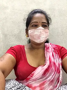 Snapshot of MaaliiiPonuTamil chatting on March 3, 2026, 11:45 pm MaaliiiPonuTamil online show from March 3, 2026, 11:45 pm