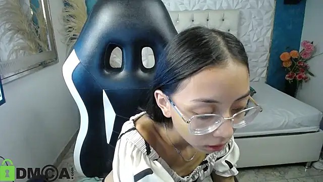 Snapshot of NathaliaSweet_11 chatting on March 15, 2025, 5:04 pm NathaliaSweet 11 online show from March 15, 2025, 5:04 pm