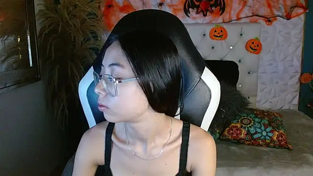 Snapshot of NathaliaSweet_11 chatting on October 16, 2025, 2:25 pm NathaliaSweet 11 online show from October 16, 2025, 2:25 pm