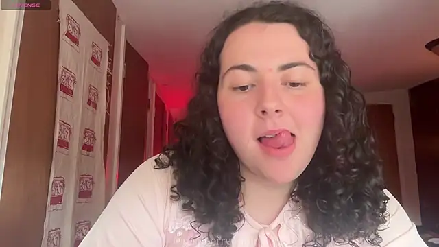 Snapshot of RaspberryTommyFTM chatting on October 14, 2025, 5:02 pm RaspberryTommyFTM online show from October 14, 2025, 5:02 pm