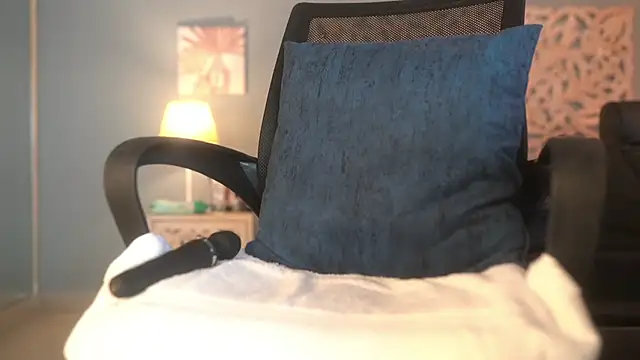 Snapshot of lupeebony chatting on November 22, 2025, 7:13 pm lupeebony online show from November 22, 2025, 7:13 pm