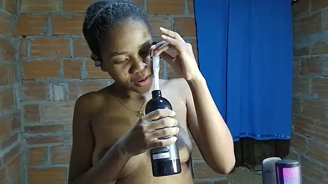 Snapshot of Luciia_cute chatting on November 29, 2025, 9:48 pm Luciia cute online show from November 29, 2025, 9:48 pm