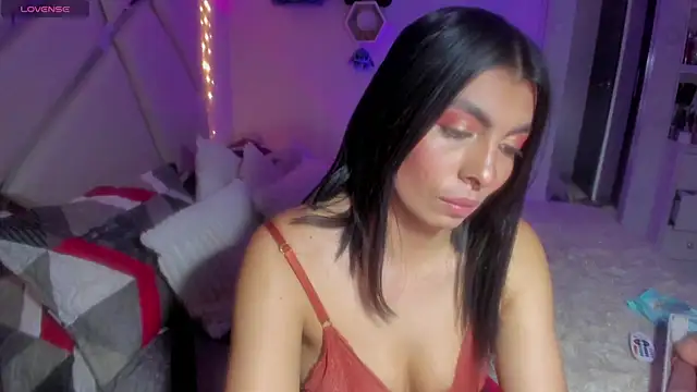 roxannkanneth   online show from October 4, 2025, 1:29 am