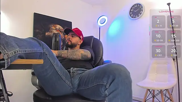 Snapshot of Ethan_Castellano chatting on November 29, 2025, 9:26 pm Ethan Castellano online show from November 29, 2025, 9:26 pm