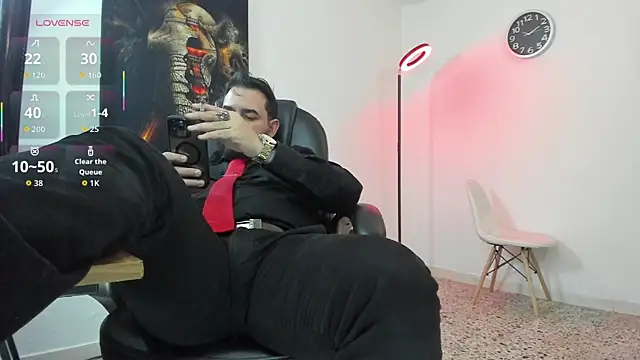 Snapshot of Ethan_Castellano chatting on October 6, 2025, 9:26 pm Ethan Castellano online show from October 6, 2025, 9:26 pm