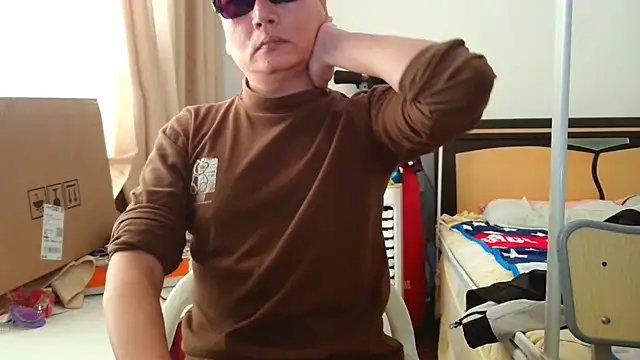 hotkaier online show from December 22, 2025, 3:17 am