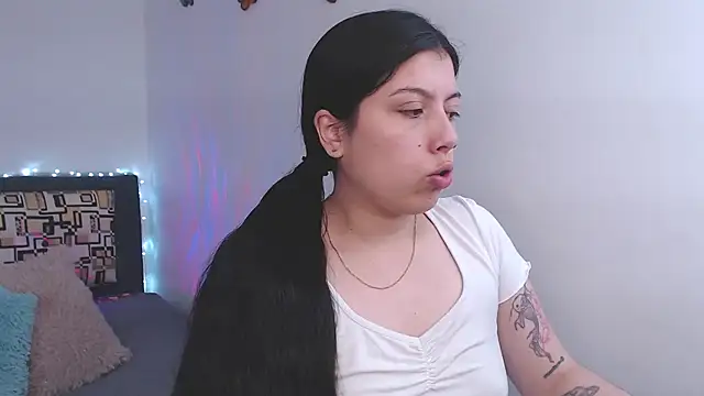 Snapshot of iam_emy chatting on October 27, 2025, 7:59 pm iam emy online show from October 27, 2025, 7:59 pm