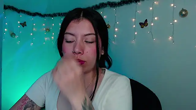 Snapshot of iam_emy chatting on December 27, 2024, 8:56 am iam emy online show from December 27, 2024, 8:56 am