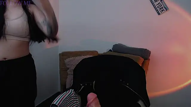 Snapshot of iam_emy chatting on March 13, 2025, 10:10 pm iam emy online show from March 13, 2025, 10:10 pm