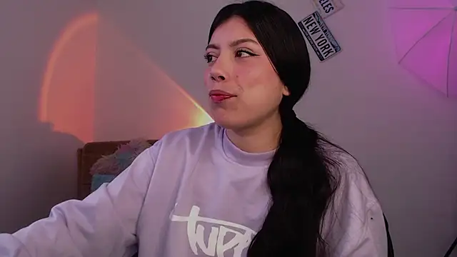 Snapshot of iam_emy chatting on February 22, 2025, 4:40 pm iam emy online show from February 22, 2025, 4:40 pm