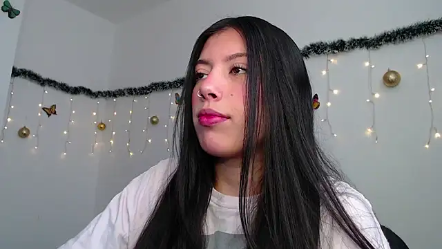 Snapshot of iam_emy chatting on December 27, 2024, 8:50 pm iam emy online show from December 27, 2024, 8:50 pm