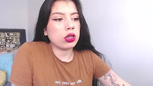 Snapshot of iam_emy chatting on November 1, 2025, 9:08 pm iam emy online show from November 1, 2025, 9:08 pm