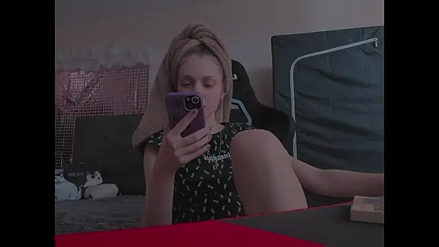 Kathleen Meow online show from November 20, 2025, 8:59 am