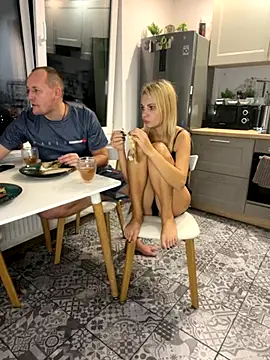 Snapshot of DonorDi chatting on November 14, 2025, 6:55 pm DonorDi online show from November 14, 2025, 6:55 pm