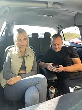 Snapshot of DonorDi chatting on October 5, 2025, 12:18 pm DonorDi online show from October 5, 2025, 12:18 pm