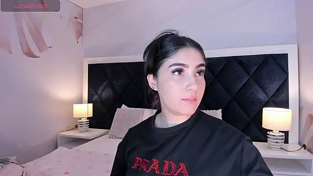 Snapshot of Belliinda_21 chatting on April 28, 2026, 7:18 pm Belliinda 21 online show from April 28, 2026, 7:18 pm