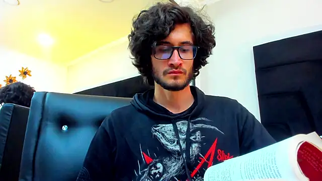 Loggan donnelly online show from February 26, 2025, 10:04 pm